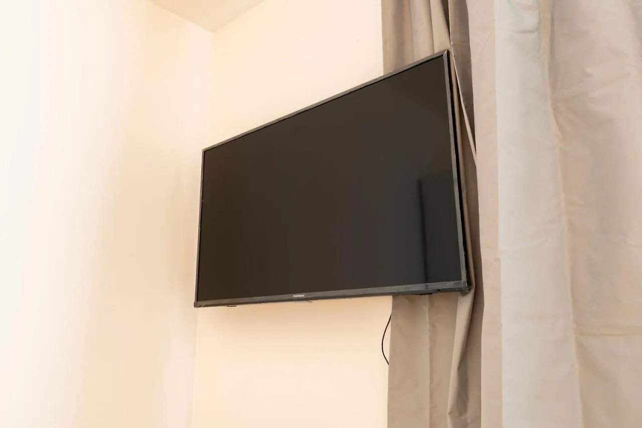 Brand New Studio Apartment #62 With Free Secure Parking In The Center Praha